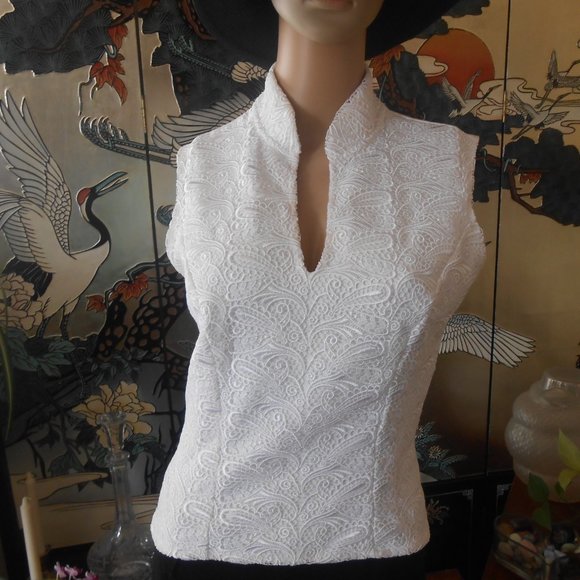 WHBM Cream Colored Top, Size Medium - Picture 3 of 7